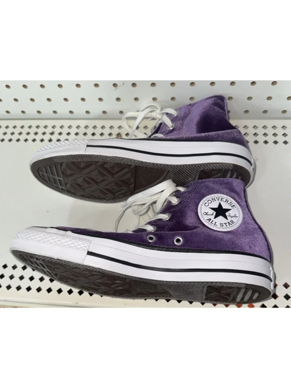 Converse Chuck Taylor All Star Velvet Hi Womens Athletic Shoes Size 7.5 Purple